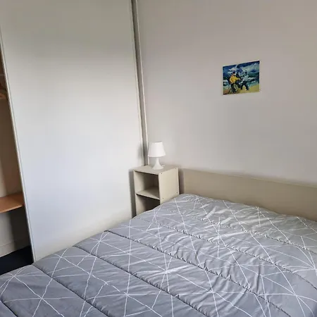 Lovely In A Prime Location With Direct Access To The Apartament