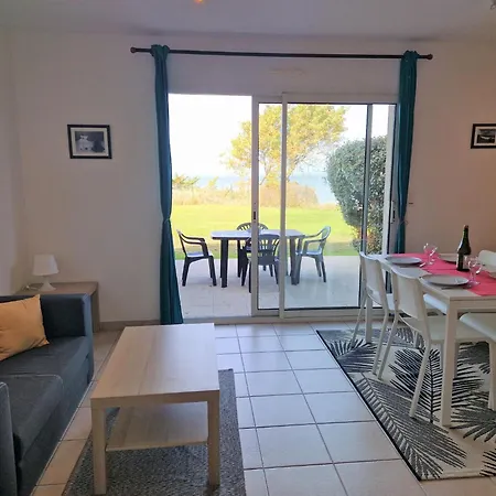 Lovely In A Prime Location With Direct Access To The Apartment