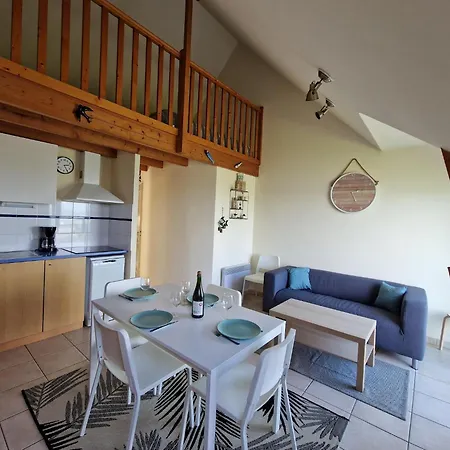 Lovely In A Prime Location With Direct Access To The Apartment